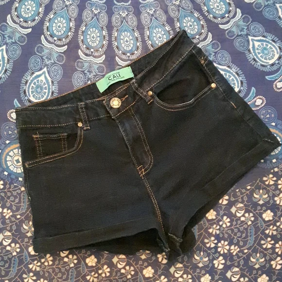 Size 5 Ultra high rise dark wash shorts - Picture 2 of 8